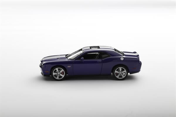 Welly Dodge Challenger SRT violett 1:24