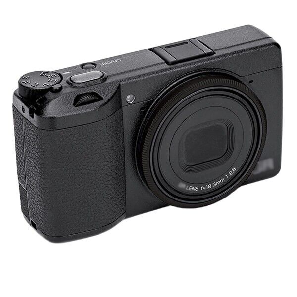 Ricoh GR IV mit montiertem Dekorationsring