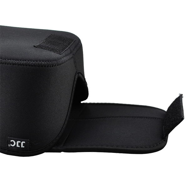 Kameratasche aus schwarzem Neopren offen