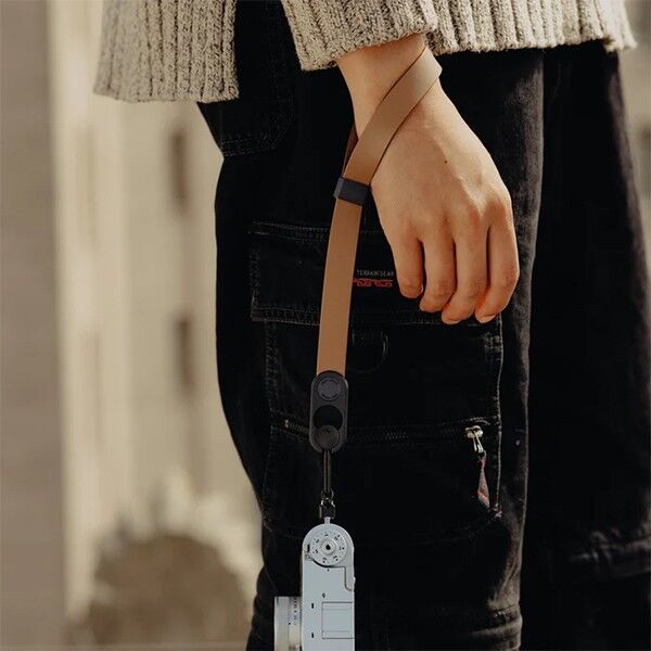 Sicherung der Peak Design Form Manschette aus Leder in Hellbraun Sicherung der Peak Design Form Manschette aus Leder in Hellbraun
