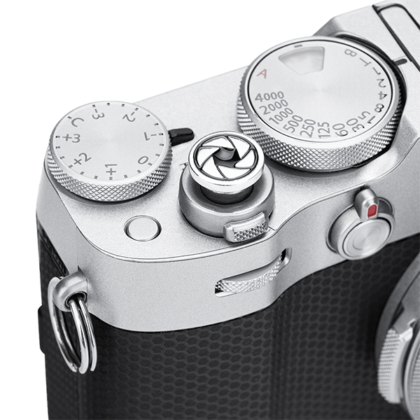 Auslöseknopf mit Blende zu Fujifilm Kameras in silber an Kamera von vorne