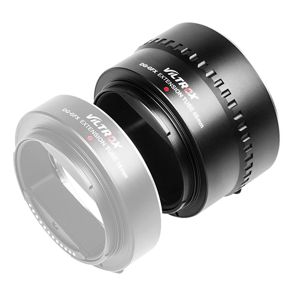 Automatic extension tubes with data transfer