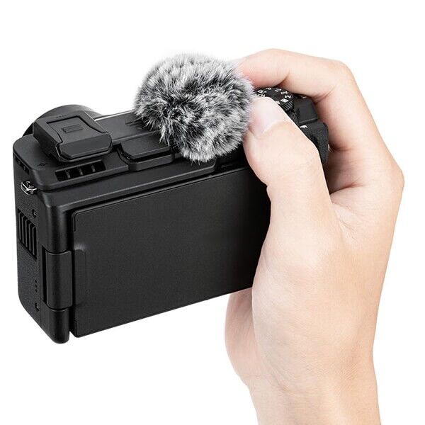 Microphone windshield Canon PowerShot V1 in use