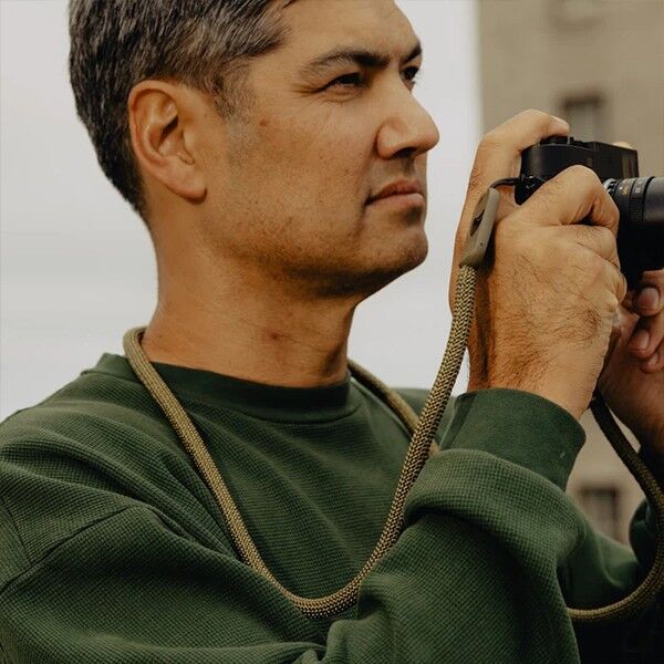 Detailed view of the Peak Design Form Rope camera strap in Kelp