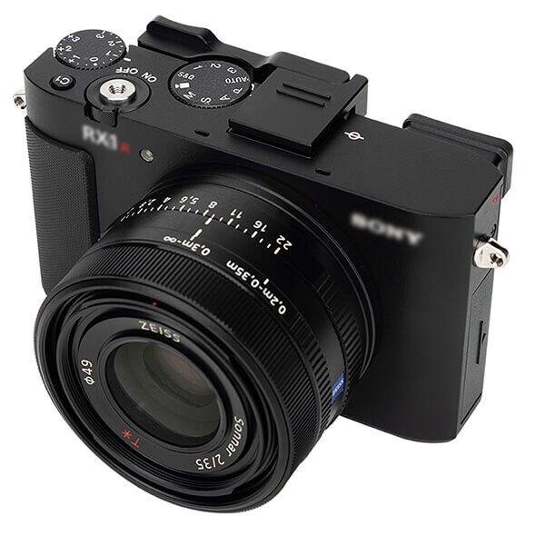 Thumbs Up Grip montiert auf Sony RX1R III Front