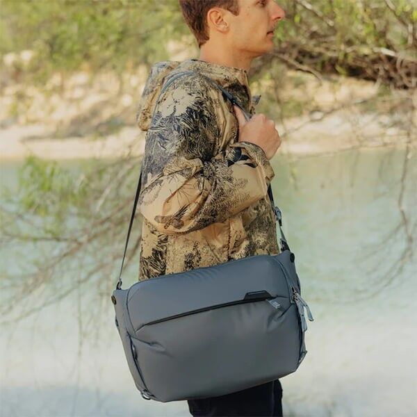 Peak Design Everyday Sling 10L Ocean camera bag in use