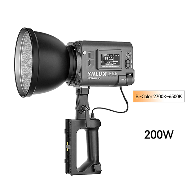 Yongnuo YNLUX200 mit montiertem Handgriff