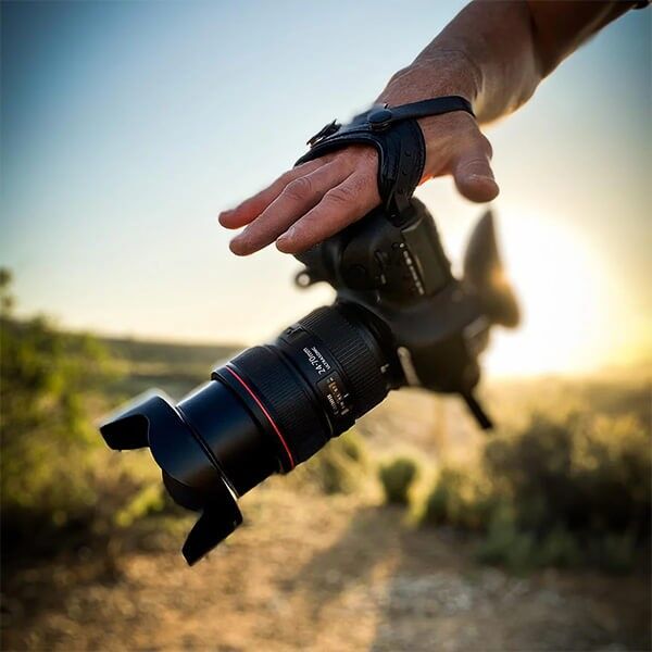 SpiderPro Hand Strap v3 Leather for DSLR and Mirrorless Cameras Black SpiderPro Hand Strap v3 Leather for DSLR and Mirrorless Cameras Black