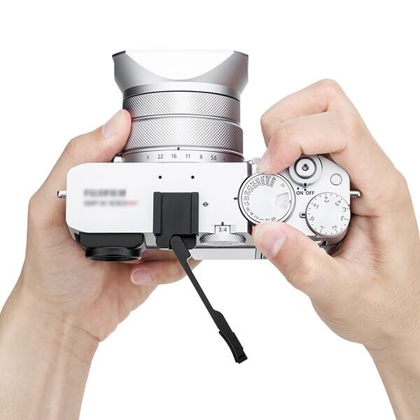 Fujifilm GFX100 mit montiertem Griff von oben