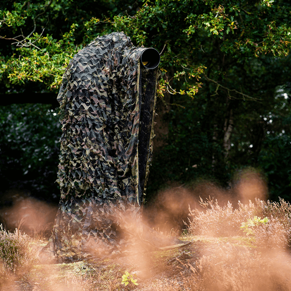Tarnnetz zur Fotografie in der Natur mit Waldfarben CCN-1W in Anwendung Tarnnetz zur Fotografie in der Natur mit Waldfarben CCN-1W in Anwendung
