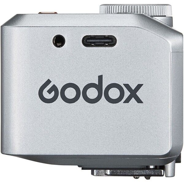 Godox it30pro Fujifilm flash in silver charging port