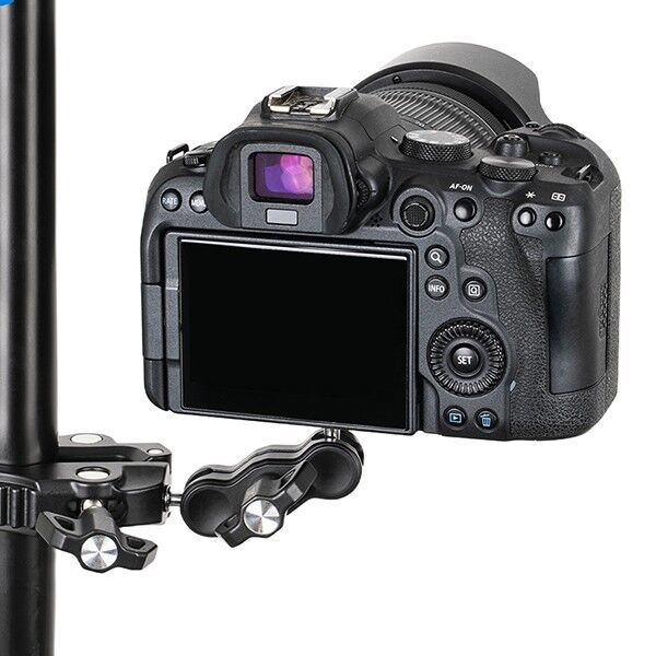 Kamera am JJC Clip montiert