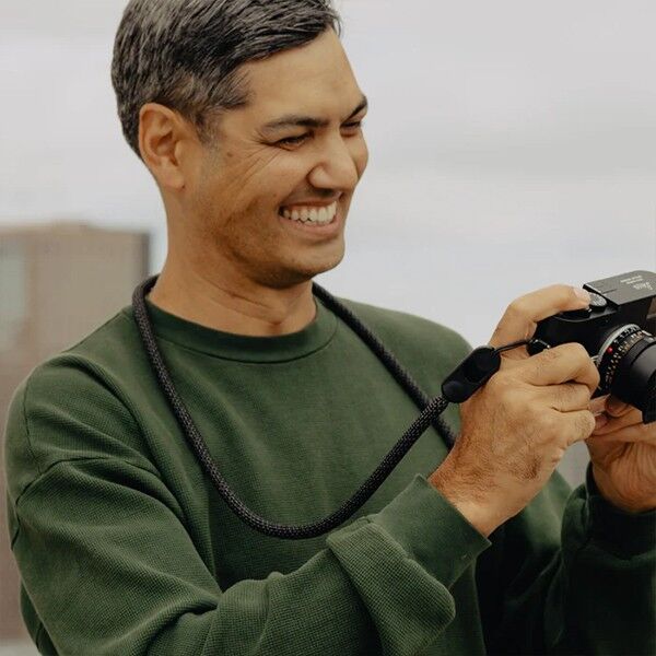 Assembled view of the Peak Design Form Rope camera strap in black
