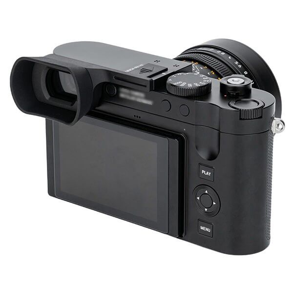Augenmuschel zu Leica Q3 und Q3 43 an Kamera montiert