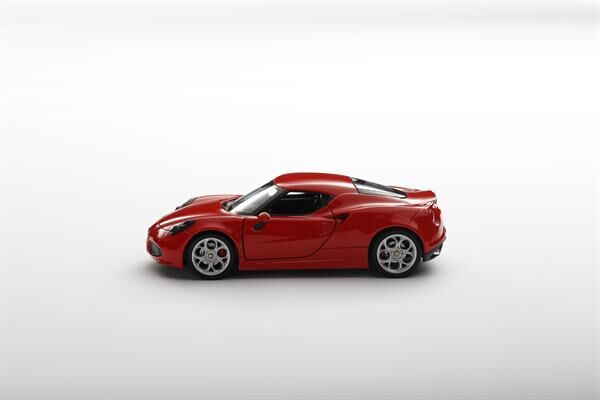 Welly Alfa 4C red 1:24