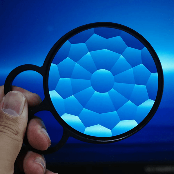 Prismenfilter aus Optischem Glas Handkamerafilter vor blauer Farbe