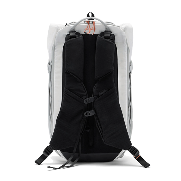 Peak Design Outdoor Fotorucksack 25L in Cloud