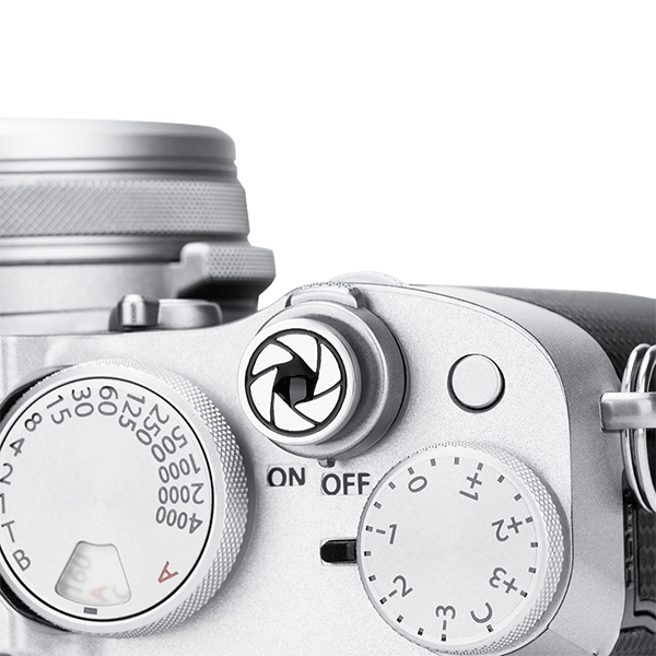 Auslöseknopf mit Blende zu Fujifilm Kameras in silber an Kamera detail