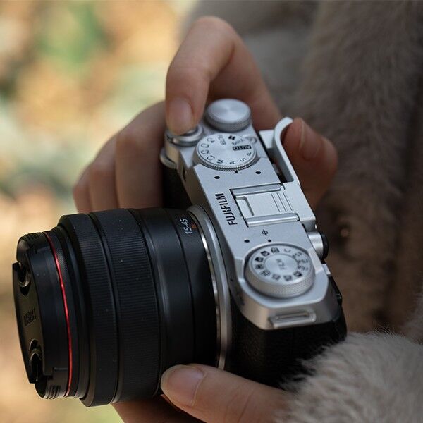 Thumbs Grip for Fujifilm X-M5 in silver, mounted on the camera
