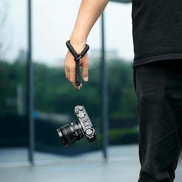 Smallrig Kamera Handschlaufe geflochten in schwarz 4881 an Hand
