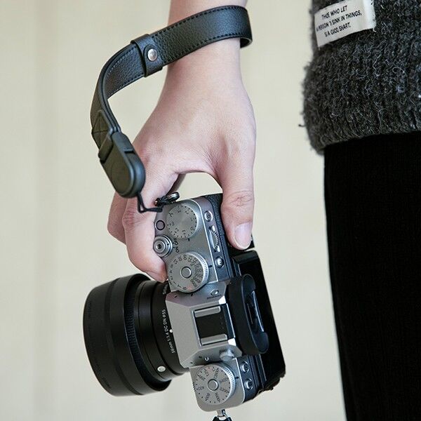 How to use the Haida leather camera wrist strap in black