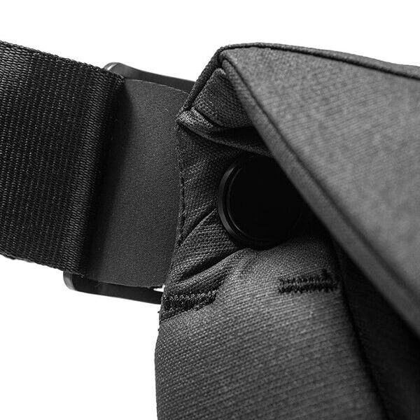 Peak Design Everyday Messenger 13L v2 Schwarz PFAS Frei Peak Design Everyday Messenger 13L v2 Schwarz PFAS Frei