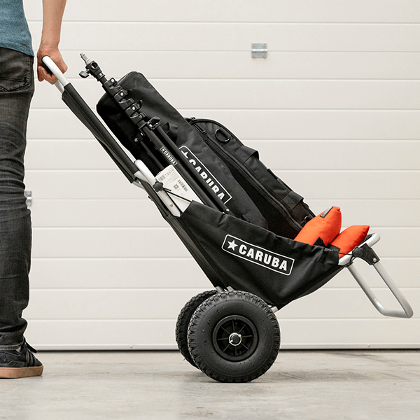 Fotoequipment und Studio-Trolley in schwarz