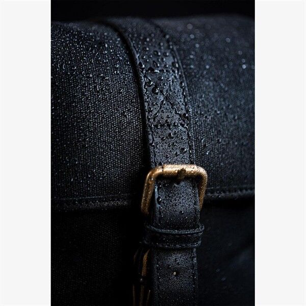 Close-up waxed canvas Water-repellent Bronkey Berlin