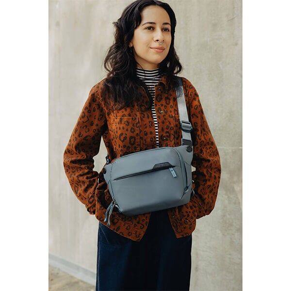 Peak Design Everyday Sling 3L Ocean camera bag in use