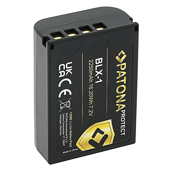 Kamera Akku Olympus OM 1 BLX 1 von Patona stehend