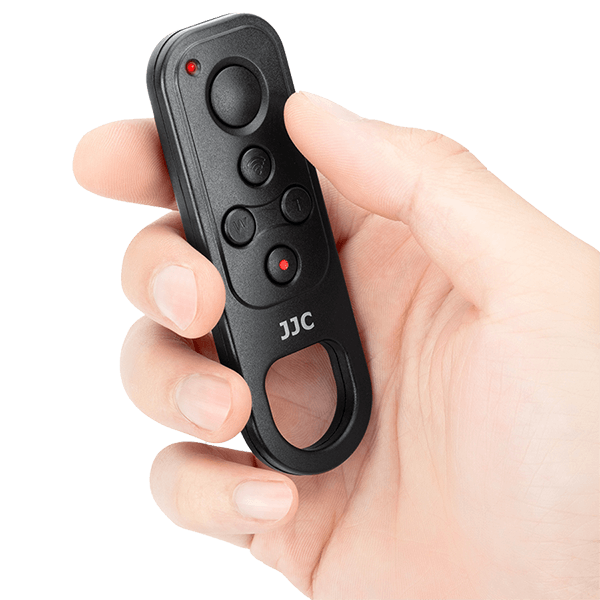 Fernbedienung BTR-F1 ersetzt Fujifilm TG-BT1 von JJC in Hand