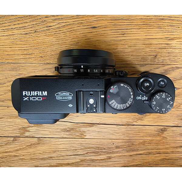 Fujifilm X100F schwarz Demomodell sehr guter Zustand