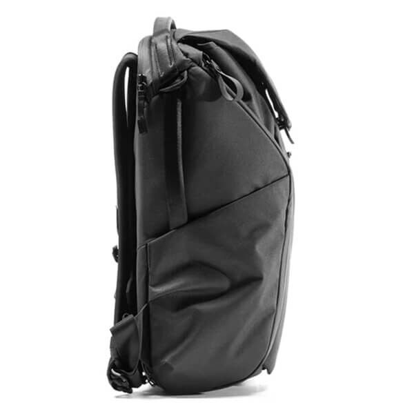 Peak Design Everyday Backpack 30L v3 in black, side view
