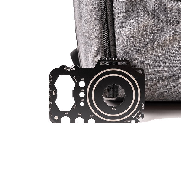 Fotografen Multitool im Kreditkarten Format CMC01 stehend
