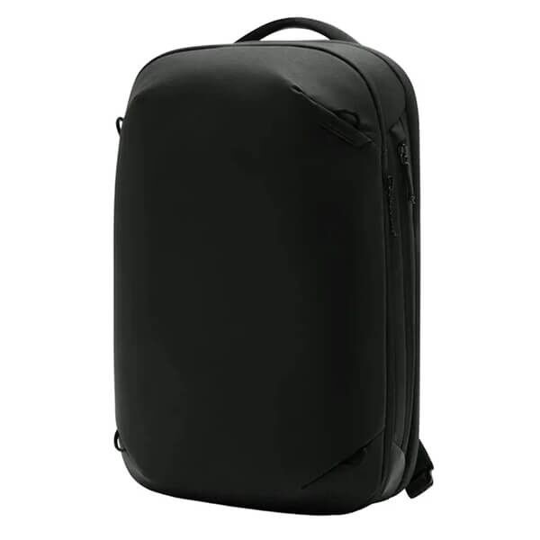 Peak Design Travel Backpack 20L in Black – Side view Peak Design Travel Backpack 20L in Black – Side view