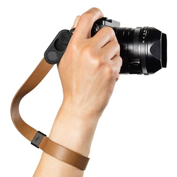 Peak Design Form Manschette aus Leder in Hellbraun Peak Design Form Manschette aus Leder in Hellbraun