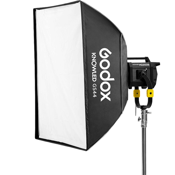 Godox GS44 Softbox 120x120 cm zu KNOWLED MG1200Bi auf Leuchte Godox GS44 Softbox 120x120 cm zu KNOWLED MG1200Bi auf Leuchte