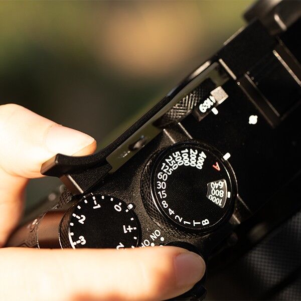 Haida Thumbs Grip for Fujifilm GFX100RF black, mounted on camera