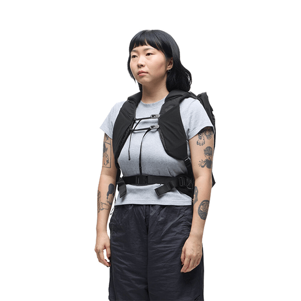 Outdoor 25L and 45L black Peak Design hip belt