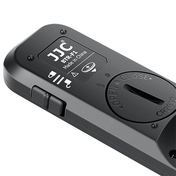Fernbedienung BTR-F1 ersetzt Fujifilm TG-BT1 von JJC Batteriefach