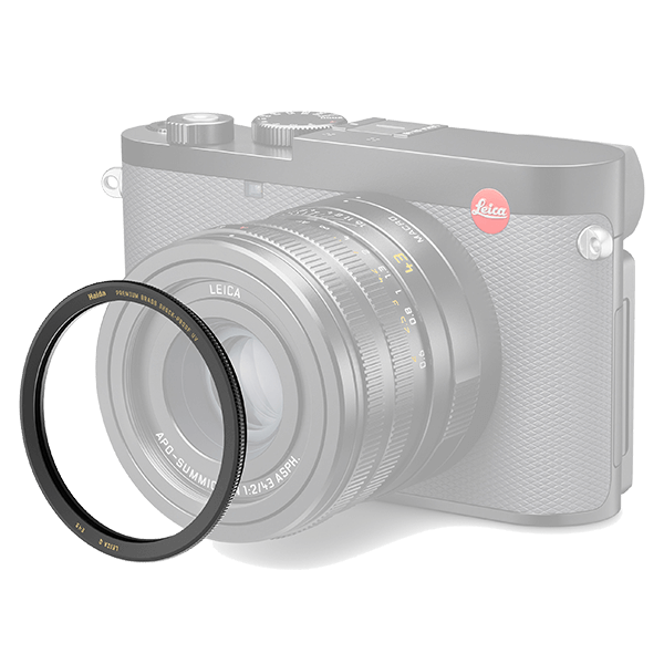 UV filter mounted frontally on Leica Q